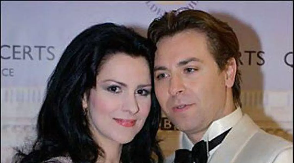 ANUL 2013 A ÎNCEPUT PROST PENTRU VEDETE! Vezi CINE a DIVORŢAT deja!