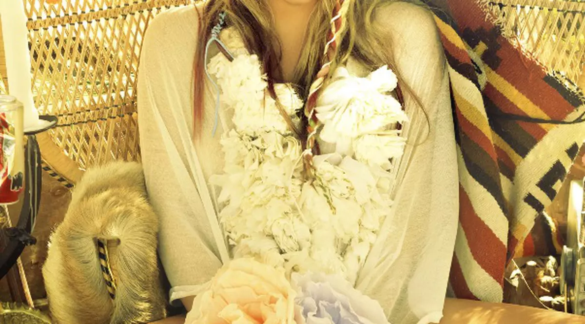 MĂRTURISIRE ŞOCANTĂ a unei CUNOSCUTE CÂNTĂREŢE la început de an! Îi plan la fel de mult bărbaţii CA ŞI FEMEILE!