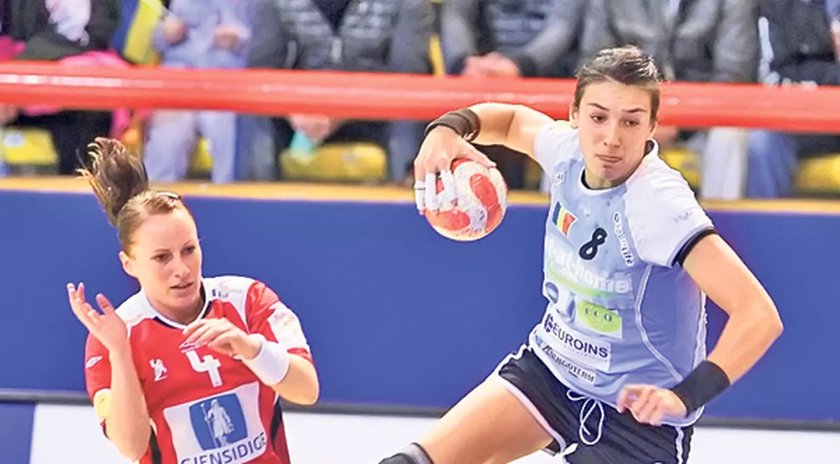 Cristina Neagu şi-a făcut praf genunchiul stâng!