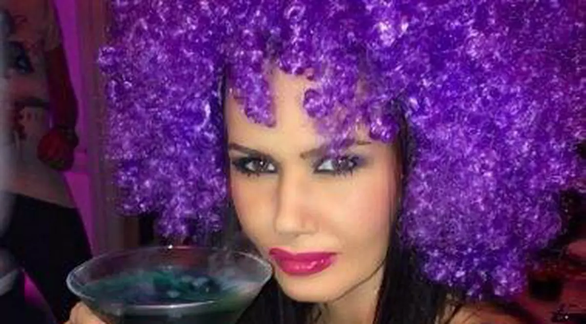 A fost la un PAS DE MOARTE, iar acum se DISTREAZĂ PE RUPTE! Iată cum a chefuit Oana Zăvoranu de Revelion! FOTO