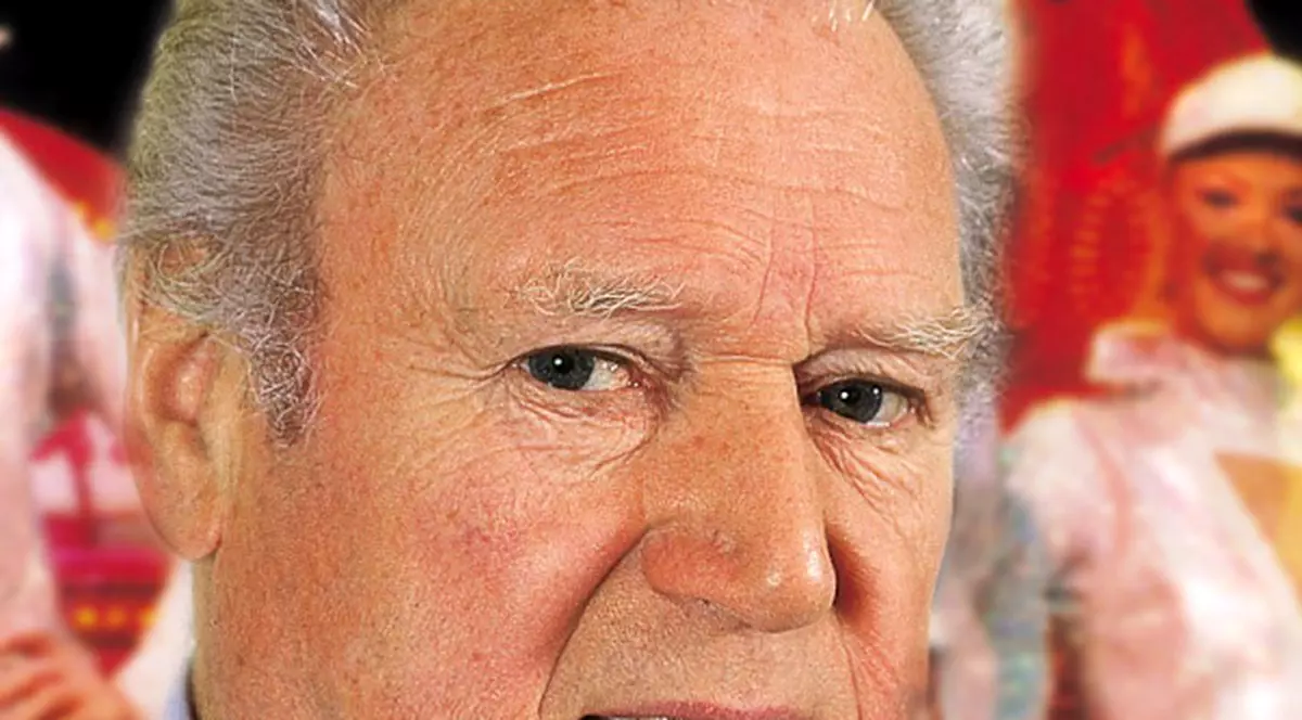 Legendarul patron al cabaretului Moulin Rouge a murit