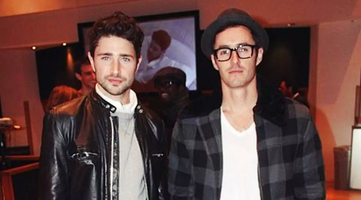 Mai bine mai târziu decât niciodată! Actorul Matt Dallas A RECUNOSCUT că este HOMOSEXUAL şi S-A ŞI LOGODIT!