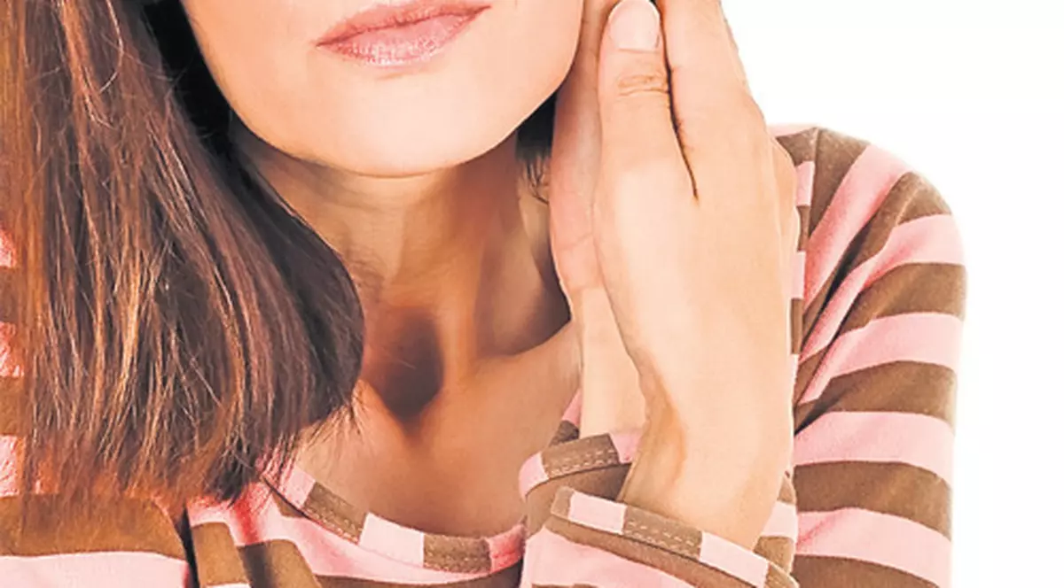 Te dor urechile? Tinctura de propolis rezolvă problema