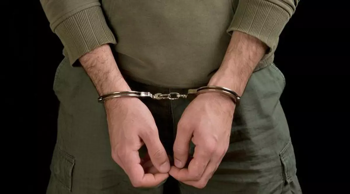 Falşii poliţişti i-au furat inelul de 30.000 de euro