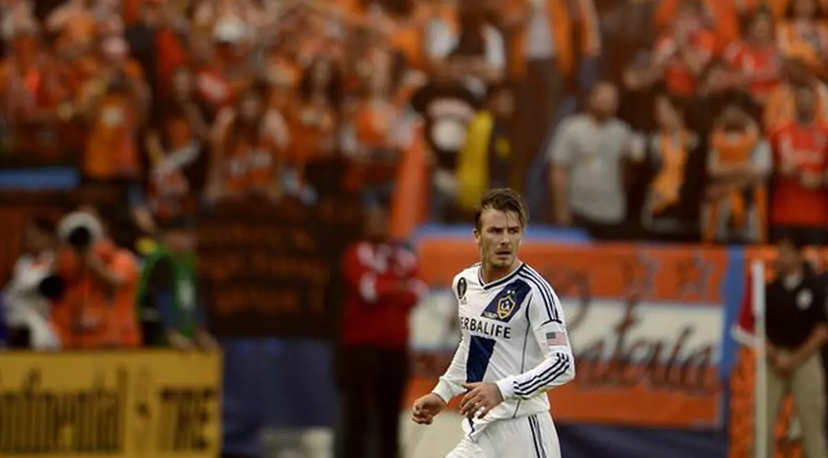 David Beckham va semna cu PSG. Se vor vinde milioane de tricouri?