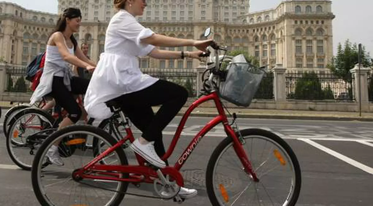 Noi reguli pentru şoferi, biciclişti şi motociclişti