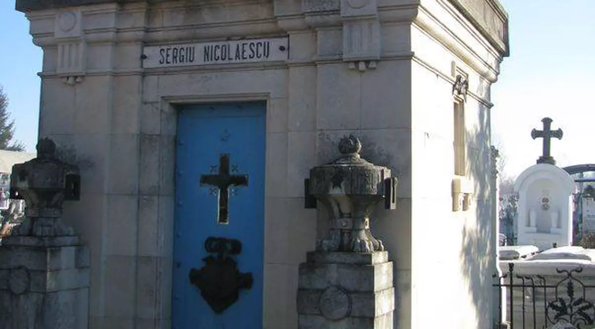 Iolanda, sora lui Sergiu Nicolaescu SPULBERĂ TOATE CONTROVERSELE: "Am vorbit cu el de O VIAŢĂ SĂ FIE INCINERAT"! Vezi ce spune despre CAVOUL şi CRUCEA cu numele lui!