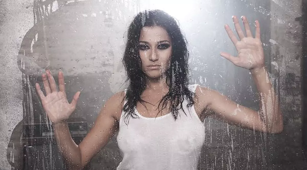 Claudia Pătrășcanu își sărbătorește ziua de naștere. De la trupa „Sexxy”, la mămică model