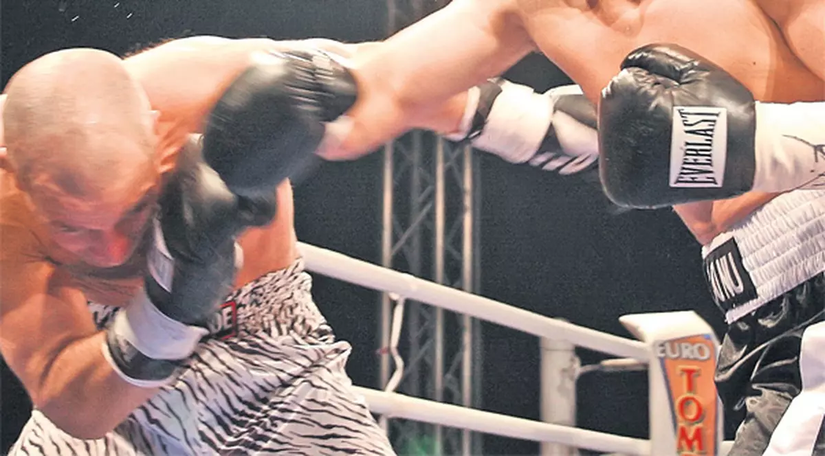 Adrian Diaconu: "Am fost ameninţat de avocaţi"