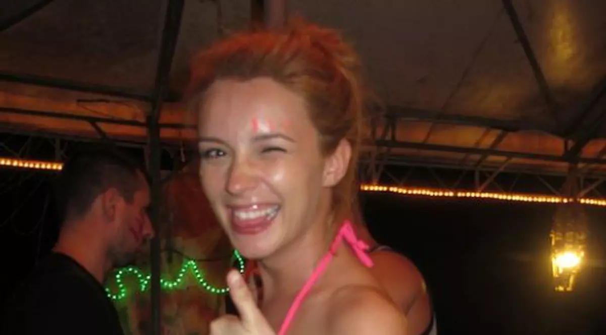 Diana Dumitrescu, REVELION EXOTIC cu mult ALCOOL și voie bună. Uite cum a petrecut actrița! | FOTO