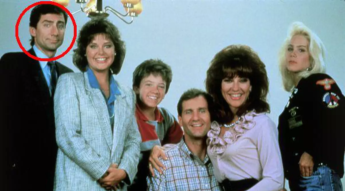 "Nu, nu poate fi el!" Cum arată astăzi primul soţ al lui Marcy Darcy din "Familia Bundy"!