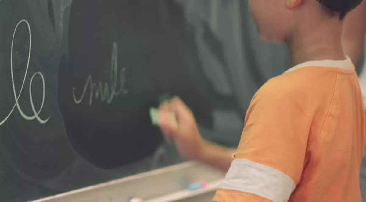 ȘOCANT! Elev învinețit de profesorul de geografie