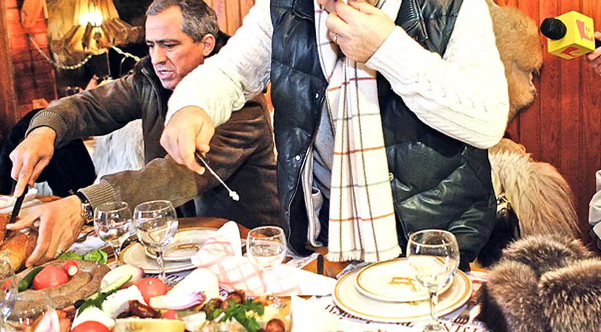 Steaua riscă să se aleagă cu conturile blocate din cauză că Gigi e dator... lui Gigi