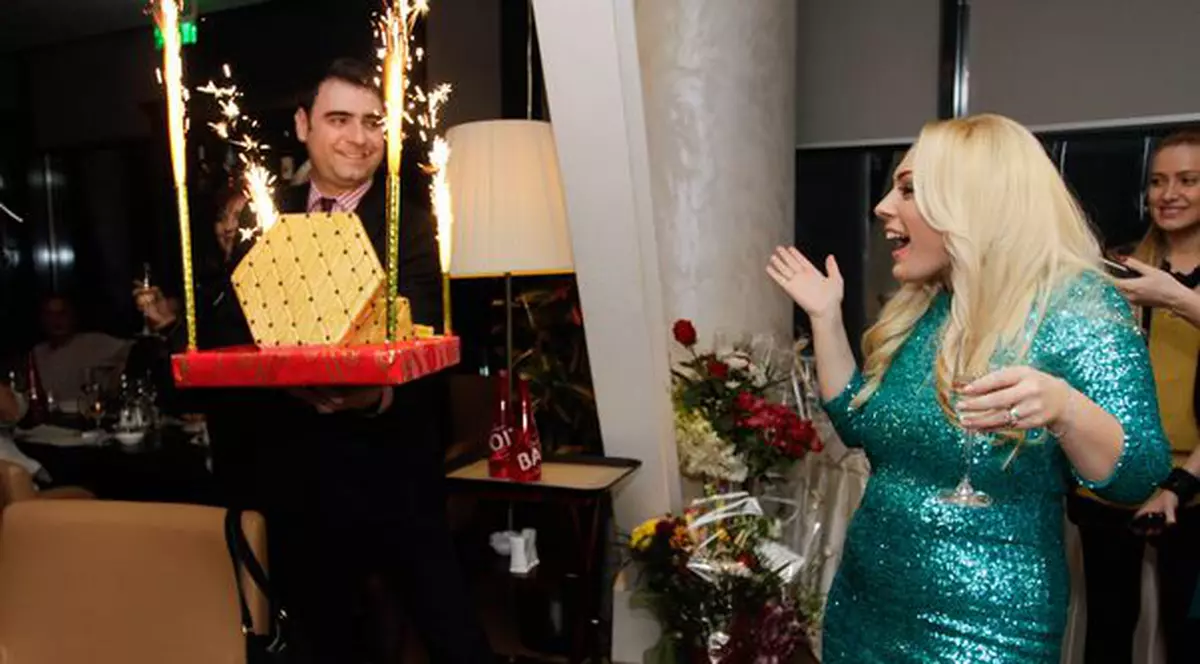 Giulia Nahmany a schimbat prefixul și a primit de la soț un INEL cu DIAMANT | FOTO