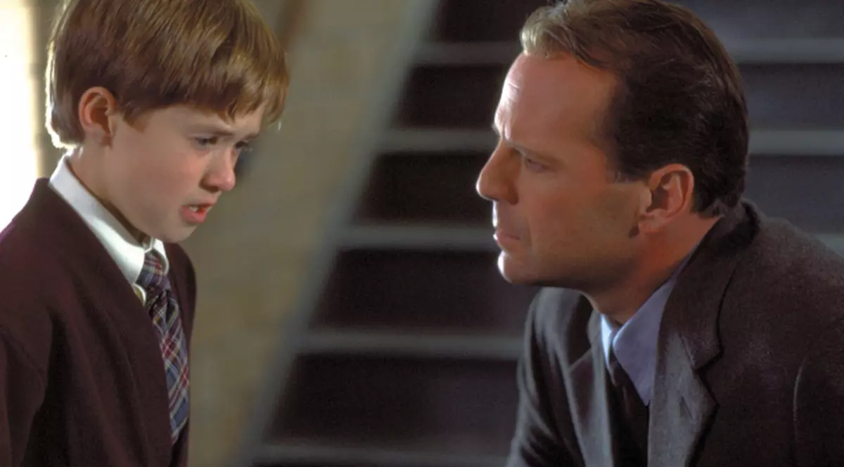 Îți mai amintești de puștiul senzațional din «Al șaselea simț». Vezi cum arată la 24 de ani! FOTO