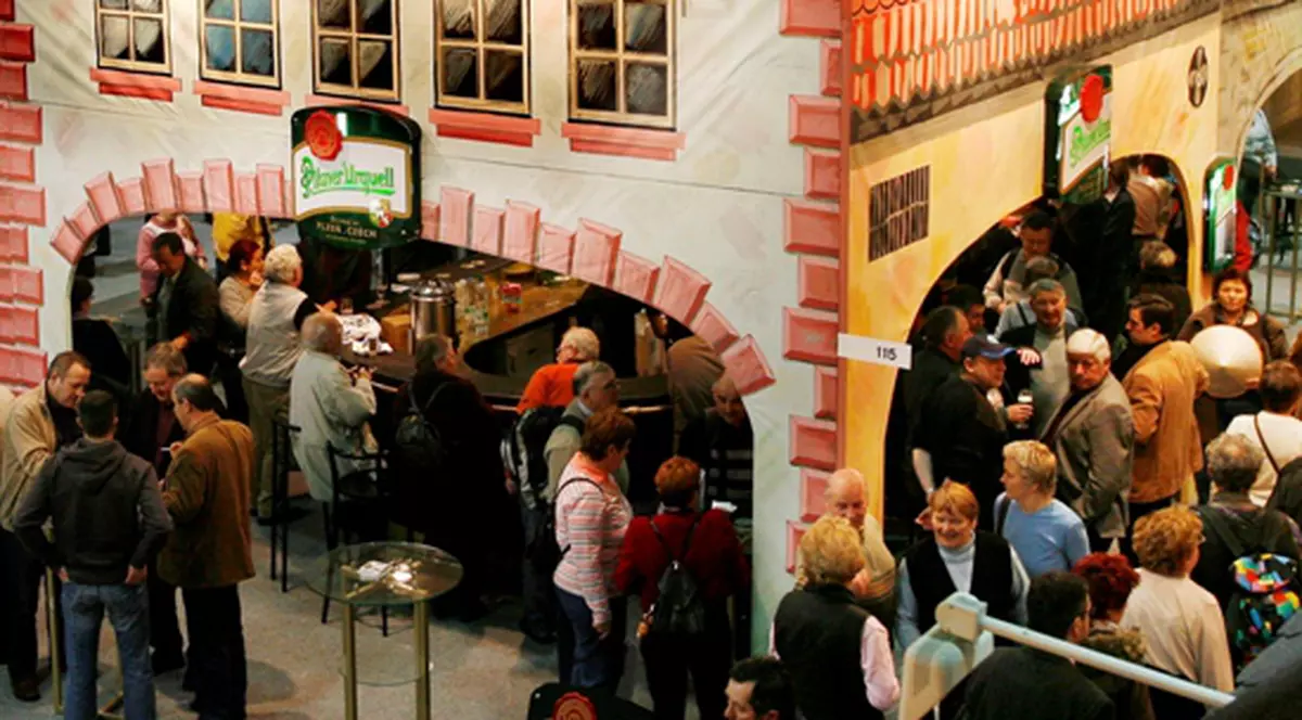 RAIUL pe Pământ! Vezi în ce ţară europeană BEREA ESTE MAI IEFTINĂ CA APA în restaurante!