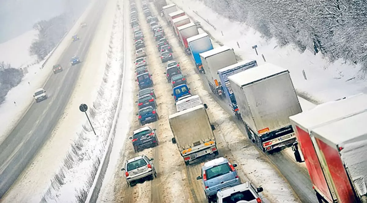 Pregătiţi haine groase, iarna revine în forţă!