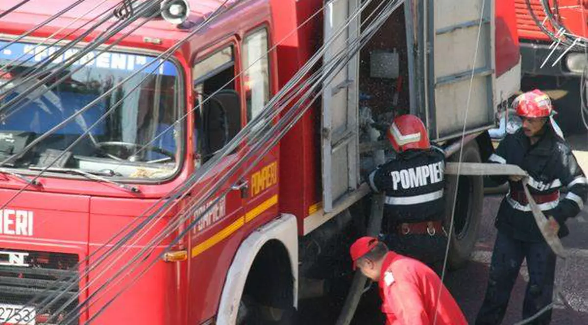 Distracţie pentru copii în Capitală! Pompierii organizează Ziua Porţilor Deschise 