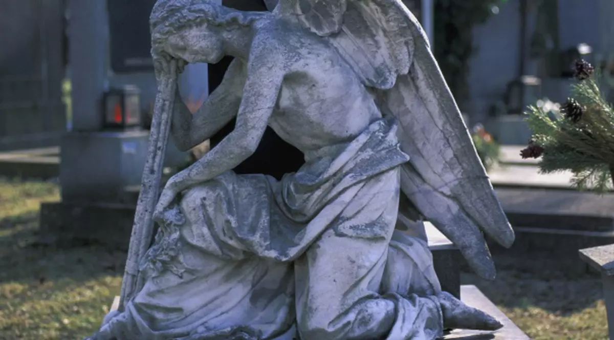 CIUDATELE CONFESIUNI ale femeii care vede îngeri!