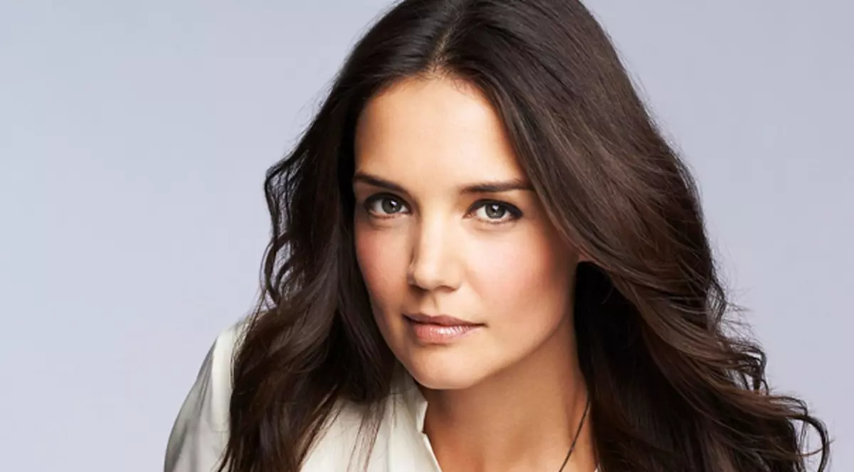 Katie Holmes vrea SĂ RENUNŢE la ACTORIE. Iată ce carieră va îmbrăţişa!