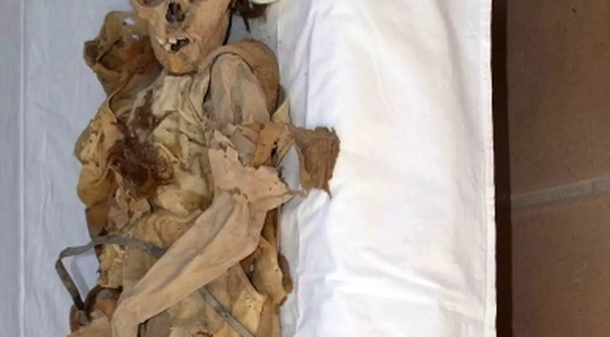 HORROR! Ce s-a găsit în uterul unei femei moarte acum 1.600 de ani i-a îngrozit pe arheologi