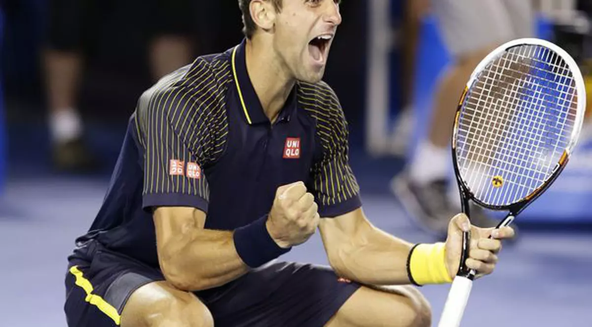 Novak Djokovic câştigă pentru a treia oară consecutiv AUSTRALIAN OPEN şi stabileşte un nou record!