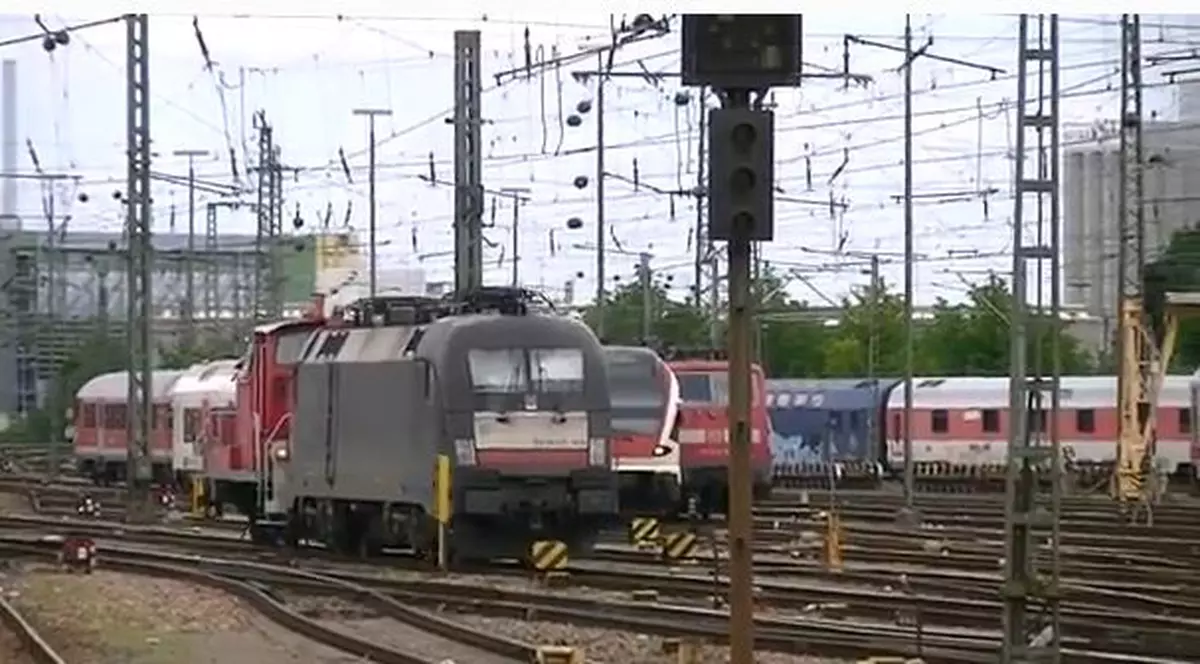 Accident feroviar grav în Elveţia: peste 30 de persoane au fost rănite