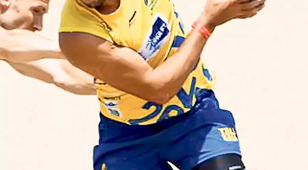 Vicecampion al României la rugby, Mihai Cozma a devenit manechin