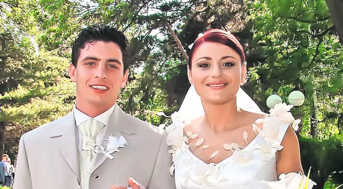 Fostul boxer Robert Păcuraru exclude varianta împăcării cu handbalista Alina Dobrin, soţia lui, pe care a acuzat-o de lesbianism: «N-o iert! M-a trădat pentru o femeie!»