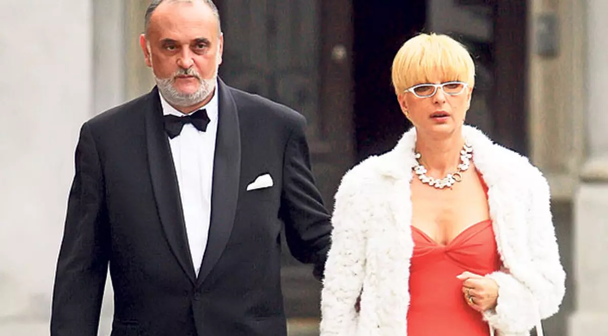 Nevasta lui Patriciu n-are bani de taxă de timbru!