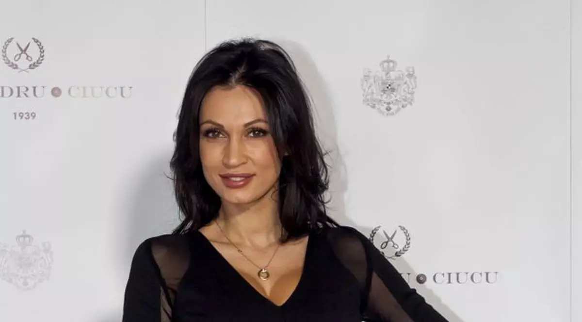 Nicoleta Luciu, EXTREM DE PROVOCATOARE într-o rochie transparentă! FOTO