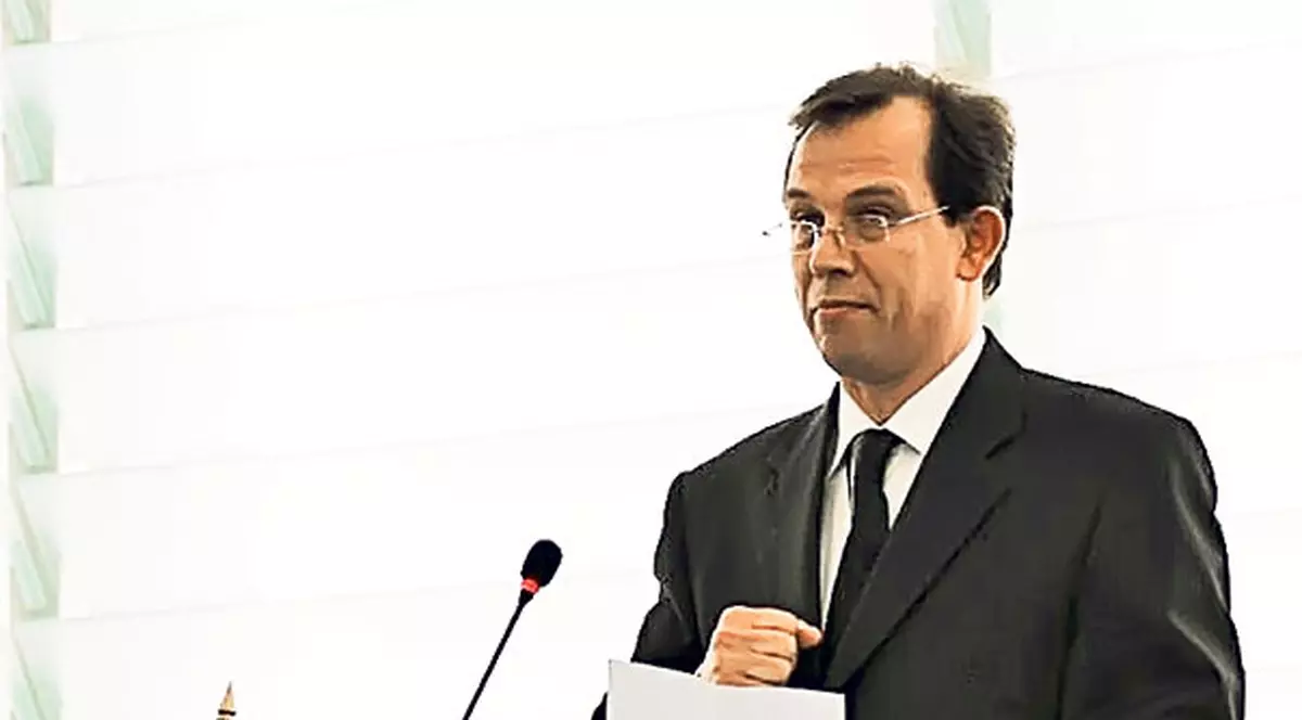 INCREDIBIL! Un ungur îşi bate joc de România în capitala Europei! Parlamentarii români sar la gâtul eurodeputatului Csaba Sogor