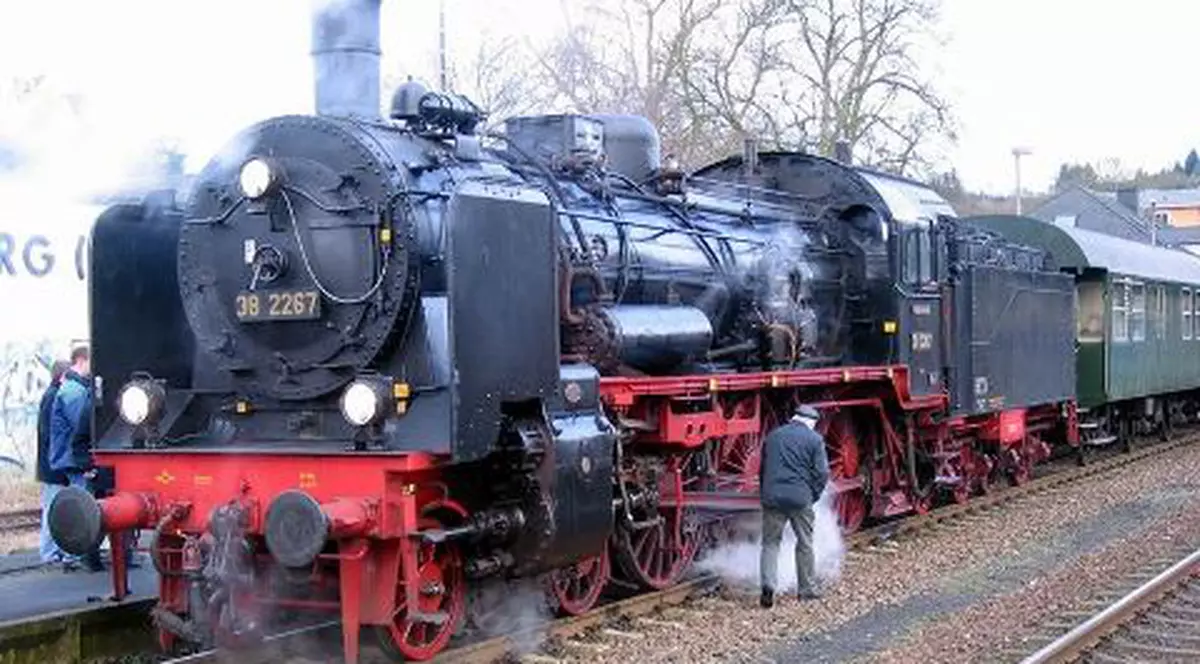 Incredibil !Locomotive cu abur din patrimoniul naţional, vândute la preţuri foarte mici