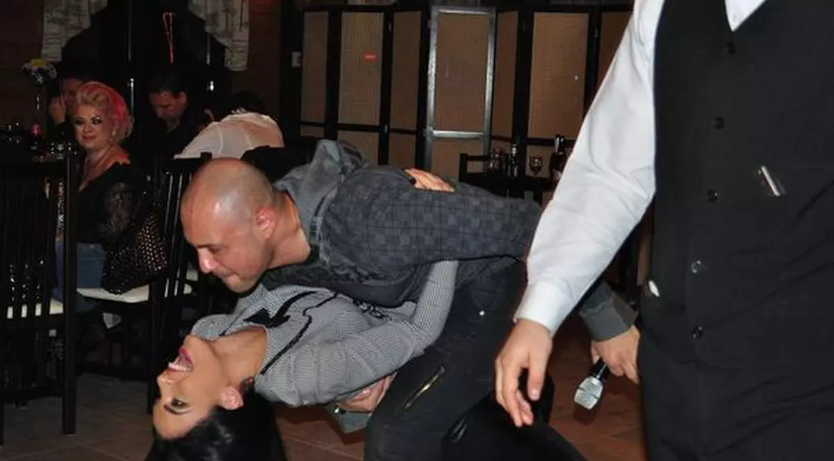 Adelina a făcut la 26 de ani TREI petreceri! Vezi câţi invitaţi a avut, ce cadouri a primit şi dacă Vârciu a venit! | FOTO