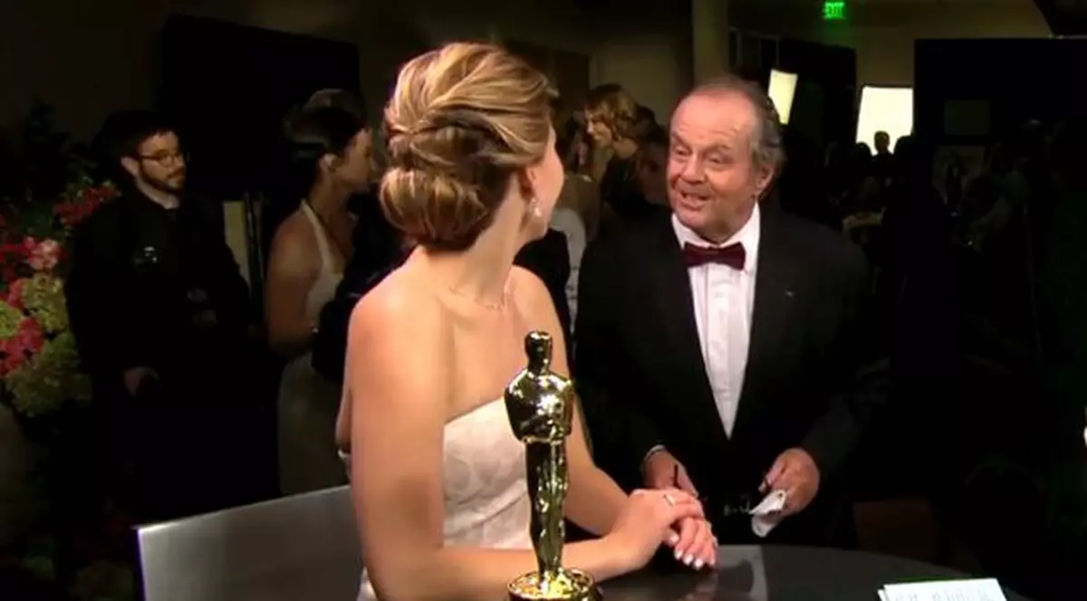 Jack Nicholson a încercat să o agațe pe Jennifer Lawrence după Oscaruri, chiar în fața camerelor de luat vederi - VIDEO 