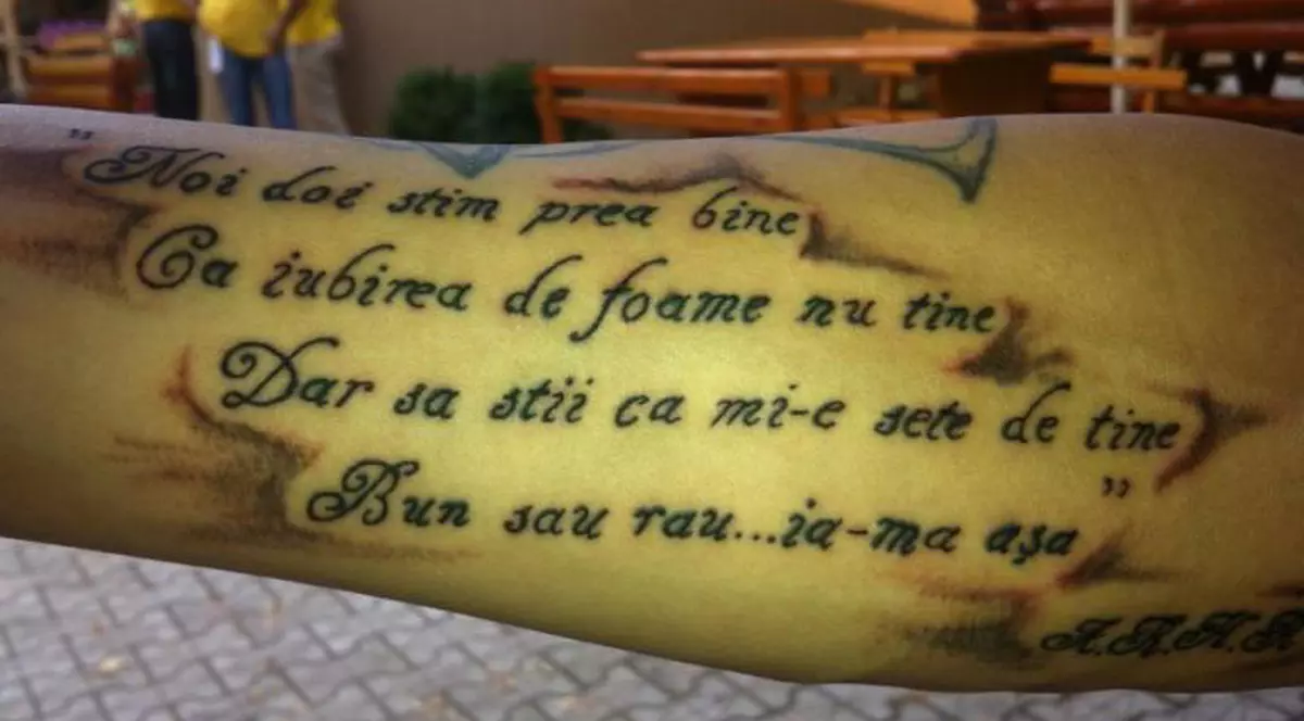 Un fan AlbNegru şi-a tatuat pe mână versurile single-ului "Mi-e sete de tine"!