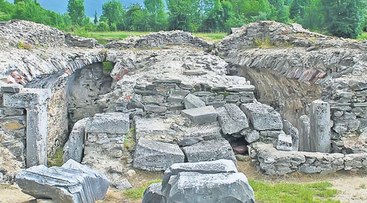 Turiştii străini, atraşi pe «Ruta Împăraţilor Romani»