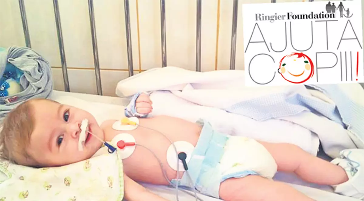 Băieţelul care nu poate respira singur. David are nevoie de un aparat de ventilaţie artificială