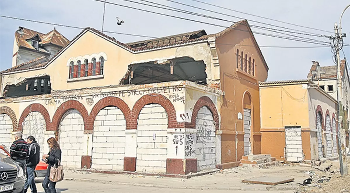 Hala Matache va fi mutată