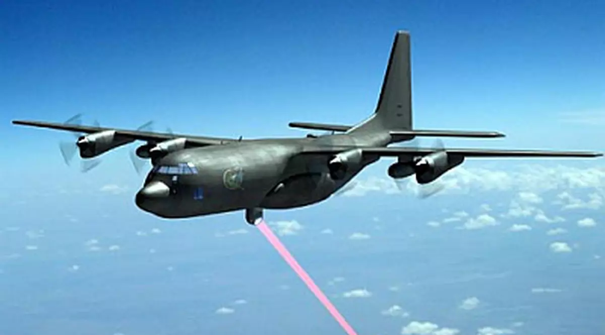 Anul viitor, americanii îşi vor dota  avionele de luptă cu arme laser