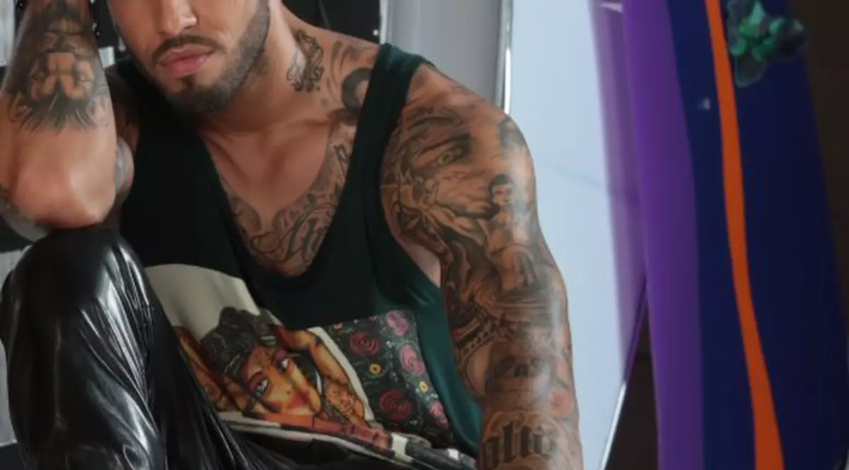 Alex Velea, mândru de el: "Nu mănânc dulciuri, sunt ambițios, altfel n-aș arăta așa!"