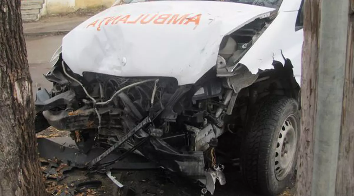 Ambulanţă implicată în accident la Galaţi