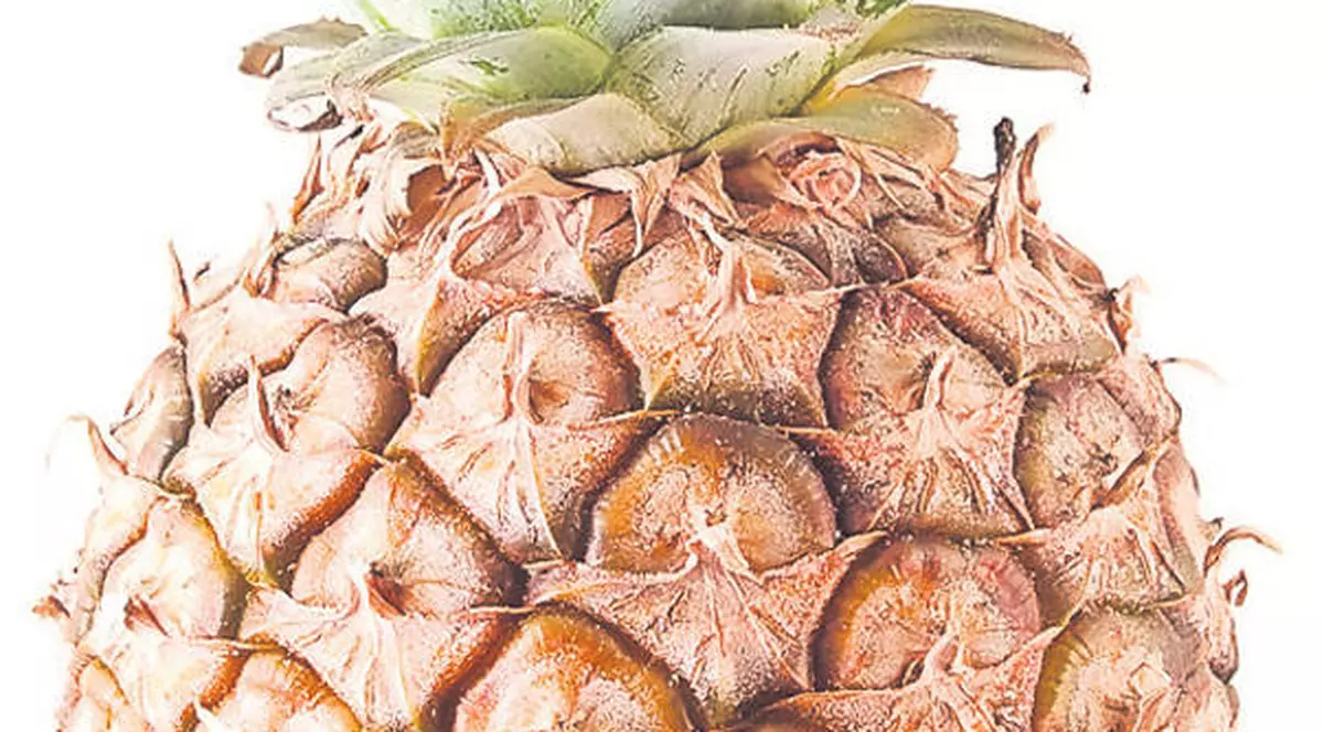 Ananasul te scapă de celulită