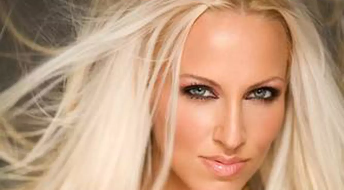 Anca Neacșu, ex- ASIA, nu ţine diete, nu face sport, dar arată incredibil! Care e secretul?