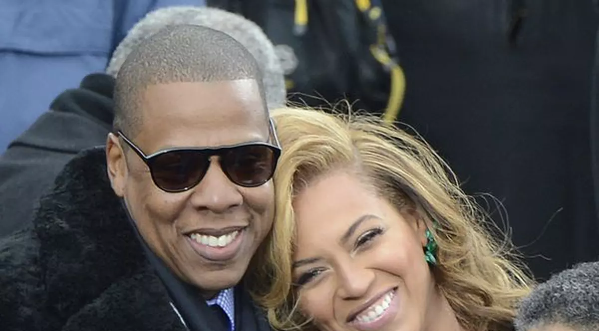 Sunt fătălăi? Uite trei bărbaţi celebri care care au luat numele nevestei după căsătorie!