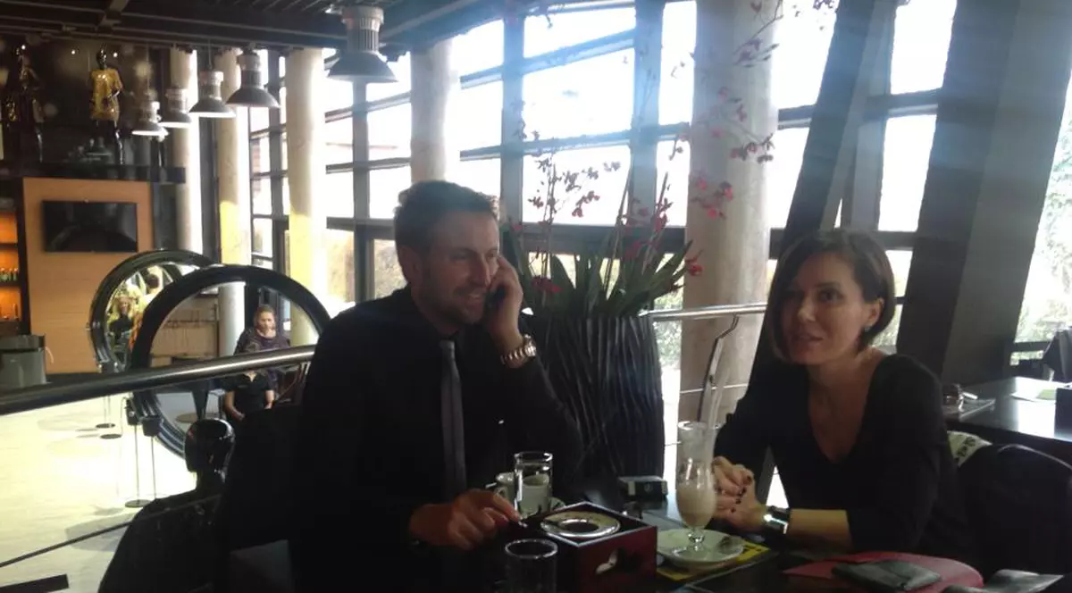 Cătălin Botezatu: "Prietenele mele mai vin SĂ DOARMĂ la mine"