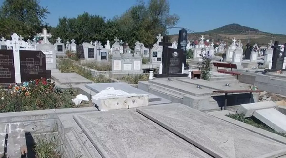 Directorul juridic al Cimitirelor a fost arestat la domiciliu