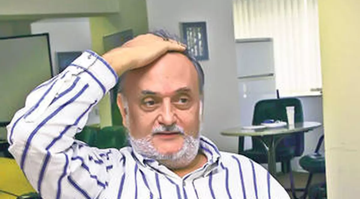 Vezi de ce vrea să divorţeze Dinu Patriciu!