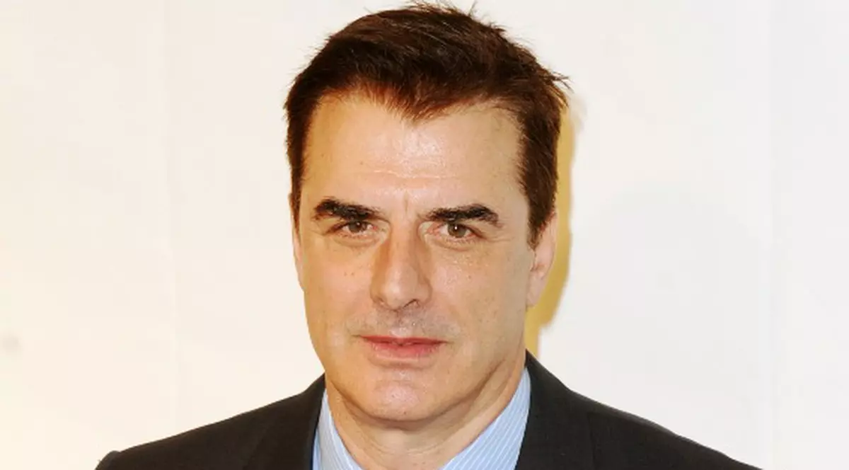 Carrie plângea după el în "Totul despre sex", iar acum el ÎI VINDE PANTOFII! Vezi cum FACE BANI Mr. Big!