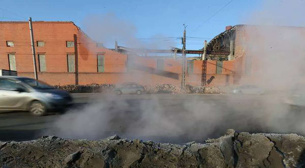 "Goană după meteor". Cu ce sume COLOSALE se vând fragmentele de meteoriți căzuți în Rusia